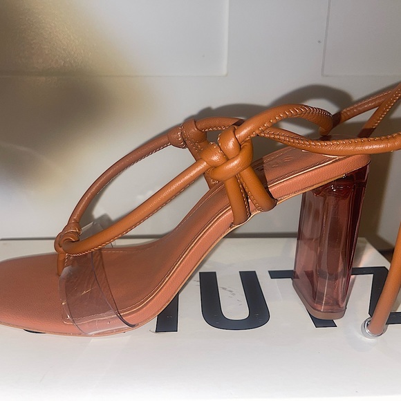 Schutz heeled sandal size 7 1/2 color caramel. 3 1/2” heel. Never worn in box - Picture 2 of 5